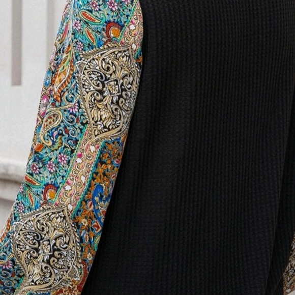 Black Paisley Sleeve Women's Top - Picture 2 of 7